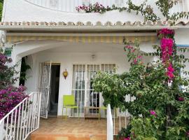 Leones, hotel with jacuzzis in Empuriabrava