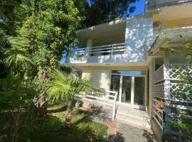 A cozy duplex in the Lalzi Bay