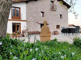 Agroturismo Erlete Goikoa -ESTAMOS EN EL CAMINO DE SANTIAGO -WE ARE ON THE CAMINO DE SANTIAGO