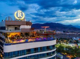 Regalia Gold Hotel, hotell i Nha Trang