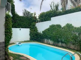 Villa avec piscine privée près de Casablanca Maroc, villa i Dar Bouazza