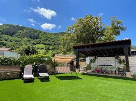 El Corro, acogedora casa con jardín en el corazón de Cantabria, מלון עם חניה בVillasuso de Cieza