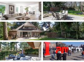 Exclusive villa AMS area, feriebolig i Hilversum