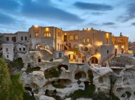 Charm Of Cappadocia Cave Suites، فندق بالقرب من مدينة مازي تحت الأرض، نوشهر