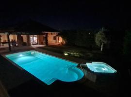 Villa Vivi. Piscina, idro, giardino e condizionatore