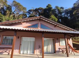 Vale do Sossego Chalés, hotel with parking in Domingos Martins