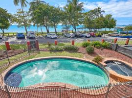 Casuarina Beach Front Escape, Hotel mit Pools in Holloways Beach