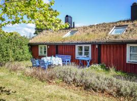 Nice Home In Kpingsvik With 1 Bedrooms: Köpingsvik şehrinde bir otel