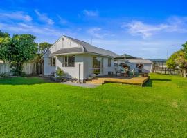 Babbacombe Bach - Otaki Beach Holiday Home, vila di Otaki Beach