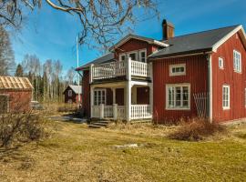 Gorgeous Home In Stllet With House A Panoramic View, hotel u gradu Stöllet