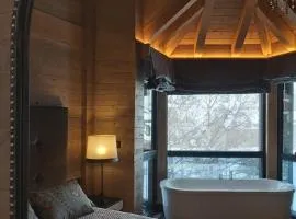 Casa Sallent con bañera hidromasaje y jardín