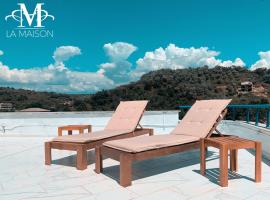 LA MAISON - Sea Appartment & Petit Chalet en Bois for 4 SEASONS ชาเลต์ในโกเลม