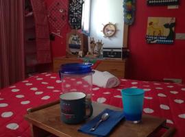 Sea and Relax in an artist house, hotel i Muravera