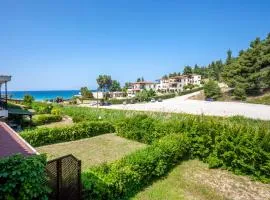 Amalia Luxury house in Elani beach 100m by the sea