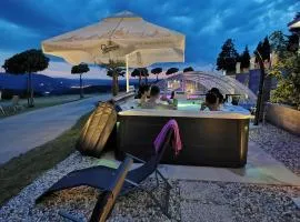 Three Stars Luxury House ART-PE with pool and SPA pool