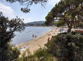 Les Issambres, appartement pour quatre personnes, strandhotell i Roquebrune-sur-Argens