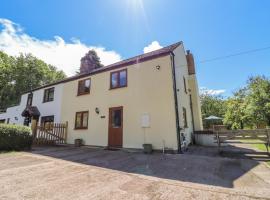 1 Greenway, holiday home in Cinderford