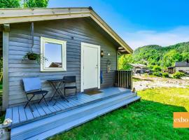 Landlig feriehus nær Dyreparken, romslig og barnevennlig，克里斯蒂安桑的飯店