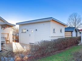 Amazing Apartment In Slvesborg With Wifi, hotelli kohteessa Sölvesborg