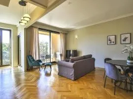 Balcon vue Coulée Verte. Luxe Plein cœur de Nice