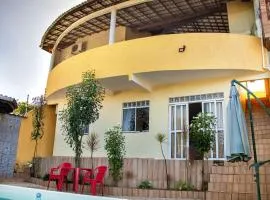 Casa com Churrasqueira e Piscina em Camacari BA