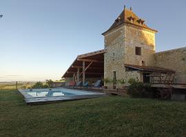 PIGEONNIER DE SABAILLAN, bed & breakfast a Castelnau-dʼArbieu