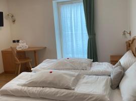 Garnì Villa Elsa, Cama e café (B&B) em Pozza di Fassa