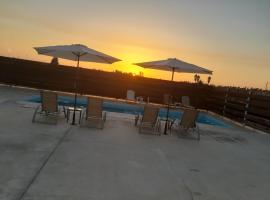 Viesnīca Sunset Villa pilsētā Nea Paphos