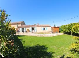 Gîte des Laquets, vacation home in Sérignan-du-Comtat