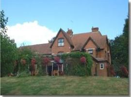 The Red House Hotel, hotel v destinaci Cholderton
