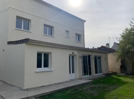 Villa Tenjin Chambre 1, Pension in Bondy