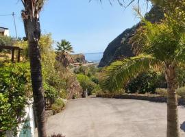 Paraíso Resiliente, cottage in Santana