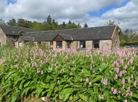 Charming Parlour Cottage at Tinto Retreats near Biggar, hotel with parking in Wiston