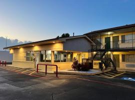 Budget Inn & Suites, hotelli kohteessa Amarillo lähellä lentokenttää Rick Husband Amarillo -lentokenttä - AMA 