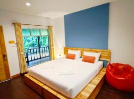 Nua Tone Resort Bang Tao & Cafe, hotel en Bang Tao Beach