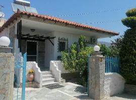 Ferienhaus Athens Marmor Garden, отель в городе Kalívia Thorikoú