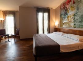 HOTEL QUERINI Budget & Business Hotel Sandrigo: Sandrigo'da bir otoparklı otel