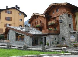 Hotel Maison Saint Jean, hotel with hot tubs in Courmayeur