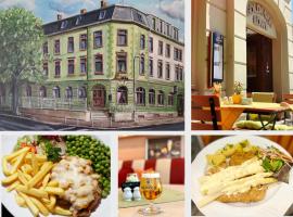 Traditionsgasthaus Goldener Löwe Riesa Restaurant & Pension، فندق بالقرب من ساتشسن أرينا، ريزا