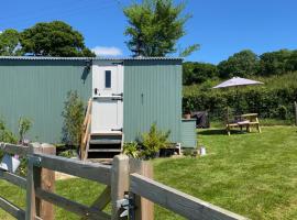 The Orchard Shepherds Hut, vacation rental in Axminster