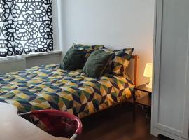 COSY ROOM IN ANTWERPEN, rum i privatbostad i Mortsel