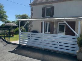 Swift Gites Creuse, vacation home in Ventenat