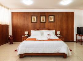 Recreo Hotel, hotel a Trujillo