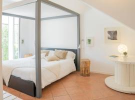 AGAVE - Villa Luisa, Pace e Relax a 2 passi dal mare, מלון עם חניה בקזארצה ליגורה