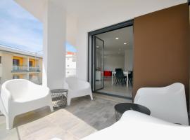 Sandra Apartment - Ferrel, Sunny balcony, Shared pool, Ferienwohnung in Ferrel