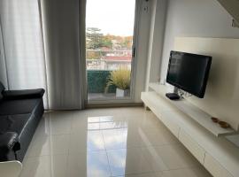 Departamento moderno con cochera en lomas de Zamora, khách sạn ở Lomas de Zamora