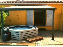 SUITE SPA PRIVATIF extérieur 66 Perpignan Nord, guest house in Pia