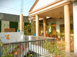 Malaiya Homestay - Grandeur Living Experience, hotel v destinácii Jabalpur