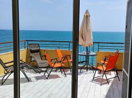 AKB Apartment Sea View, hotel em Aheloy