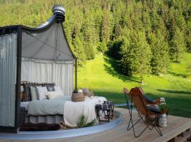 Glaspavillon minimaya, luxury tent in Obergesteln